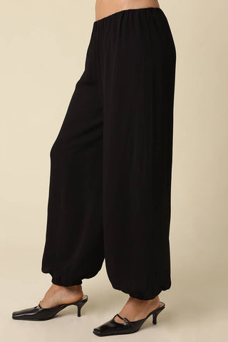 Wren Wide-Leg Bubble Hem Pants in Black