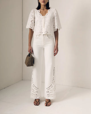 LE JEAN Column Eyelet Jean in White