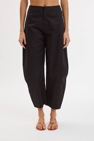 Black Mid-Rise Barrel Leg PantsBottomsChayse Clothing