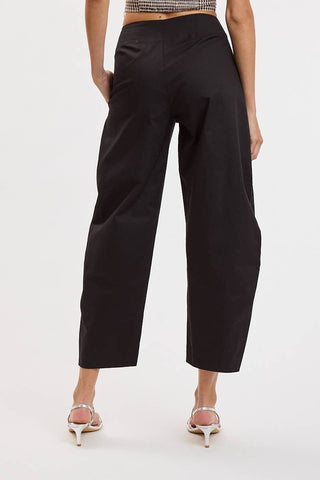 Black Mid-Rise Barrel Leg PantsBottomsChayse Clothing