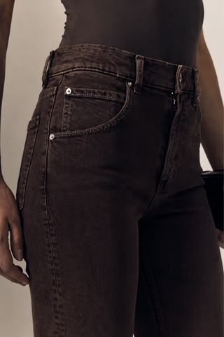 LE JEAN The Slim Jean in Espresso